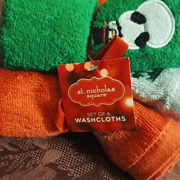 St. Nicholas Square 100% Cotton Holiday Washcloths (Set of 6) - Picture 5 of 6